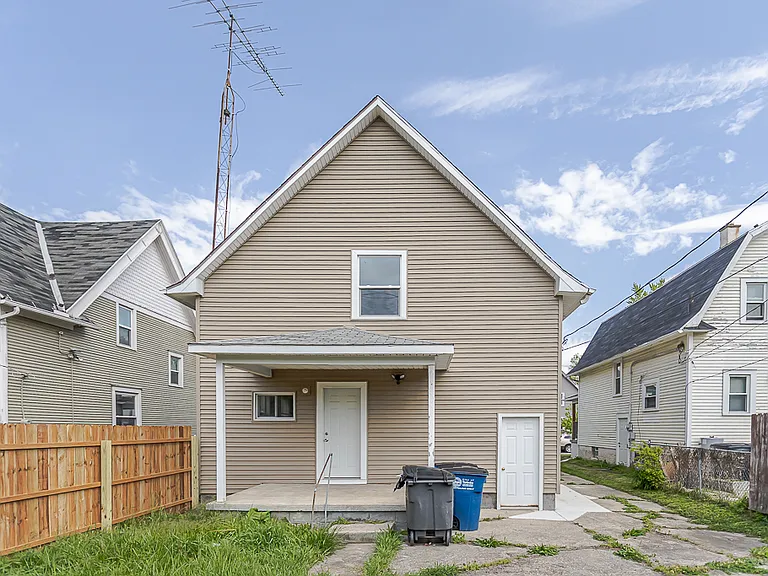 315 Eastern Ave — Photo 34