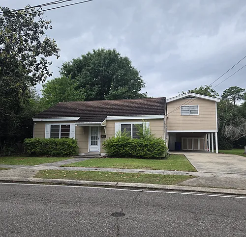 400 Tiger Dr Photo 1