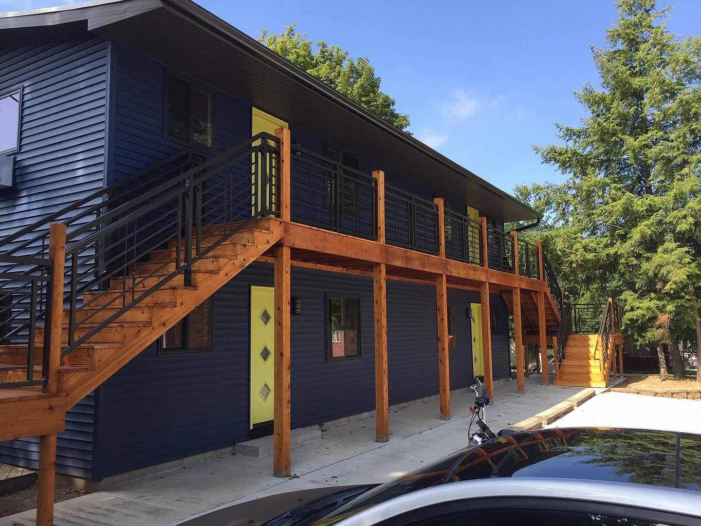 Rose Bowl Apartments — Photo 1