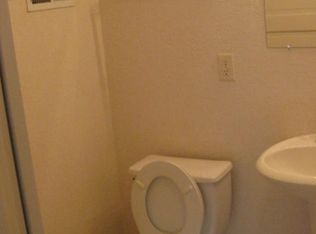 3200 R St #2, Lincoln, NE 68503