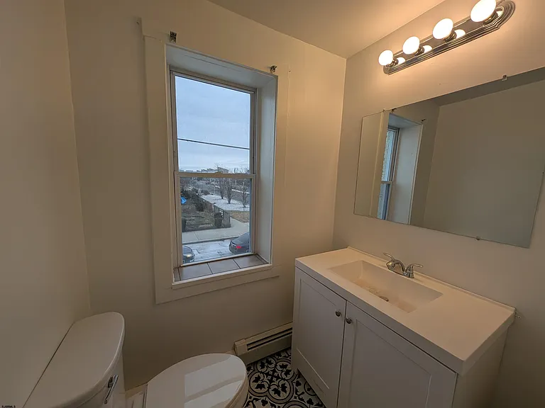 46 N Connecticut Ave — Photo 15