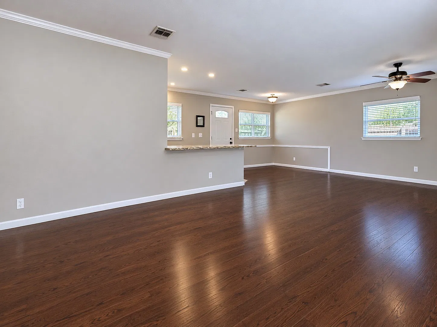 3 bed, 1414 sqft, $2,700 — Photo 4