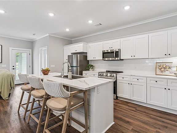 3rd image of 313 Bottlebrush Walk