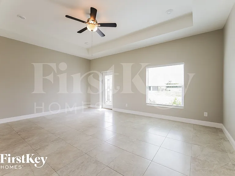 3757 NE 14th Ave — Photo 7