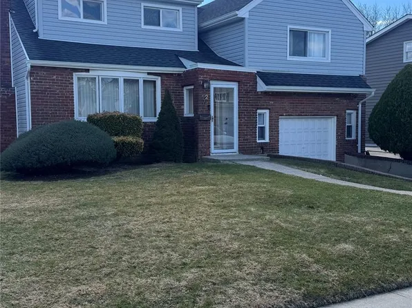 12 Rutland Road, Massapequa, NY 11758