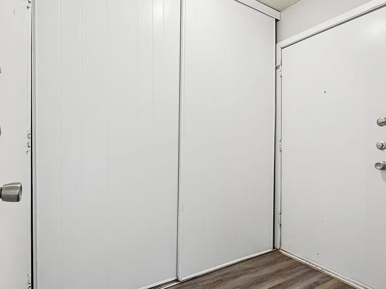 Abbey Glenn Apartments — Photo 107