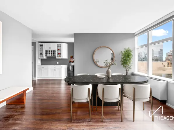 160 West 66th Street image 2 of 13