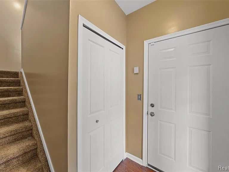 47408 Pembroke Dr — Photo 6