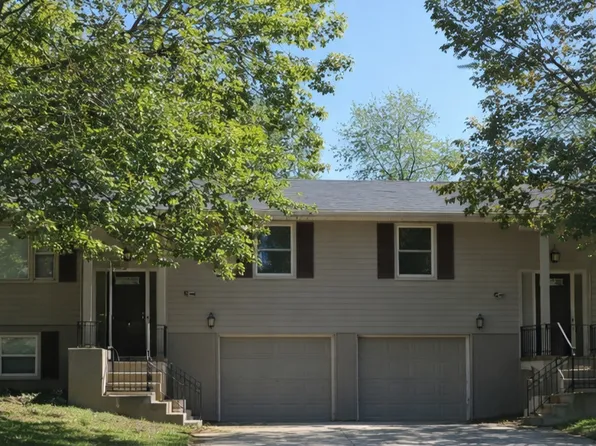 402/404 Woodrow St, Winnebago, IL 61088