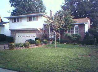 21347 Ellen Dr, Fairview Park, OH