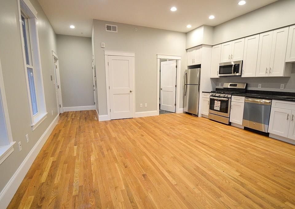 2nd image of 405 S Huntington Ave #4