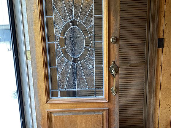 5th image of 212 Walker St