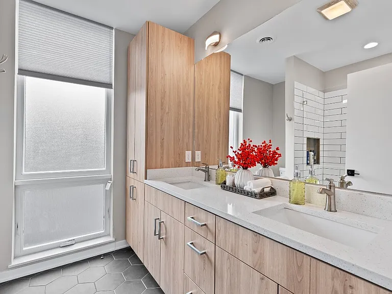 1817 N Arlington Pl #1817 — Photo 13