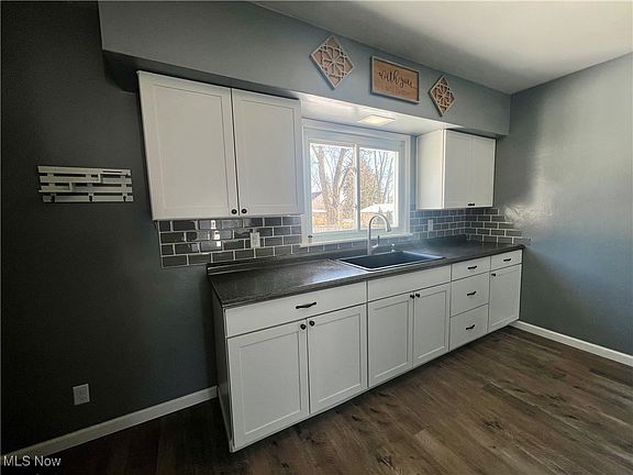 5th image of 2224 Garfield Ave