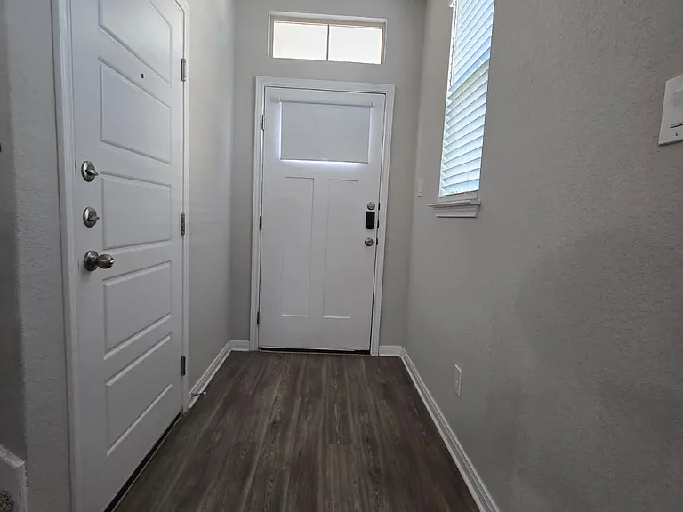 313 Caleb Ct — Photo 11