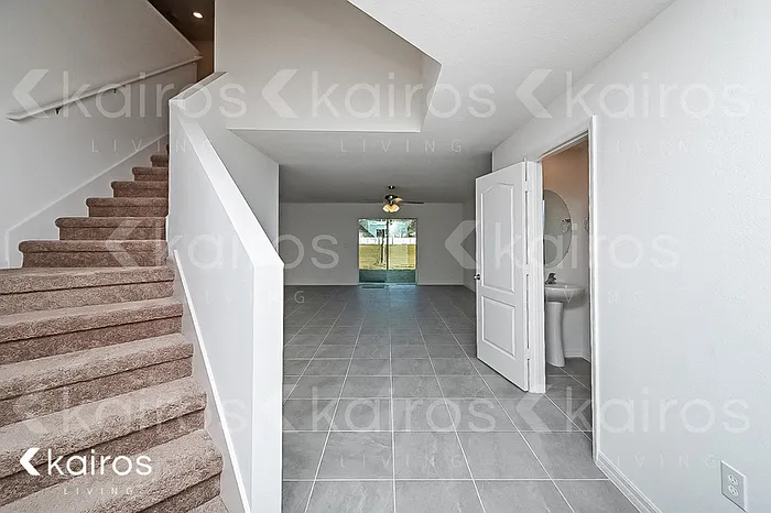 8456 Indian Laurel Ln — Photo 2
