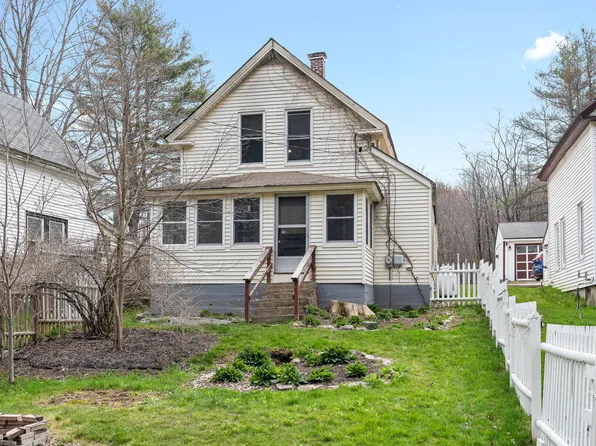 7 South Street, Topsham, ME 04086