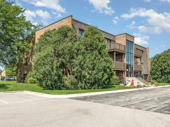 1440 Stonebridge Cir APT J10, Wheaton, IL 60189