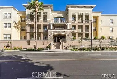 2 bed, 1191 sqft, $3,200 — Photo 1