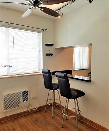 4th image of 4720 Pine Tree Dr #24