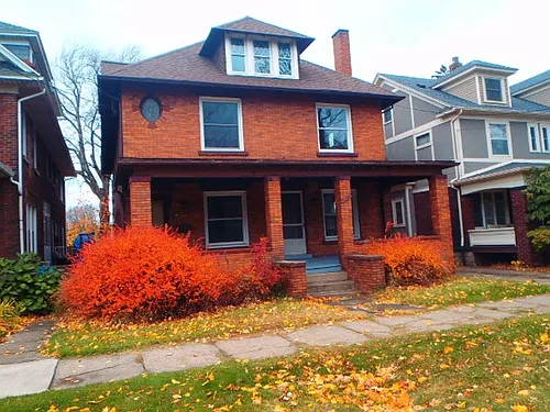 926 & 928 W 6th St Photo 1