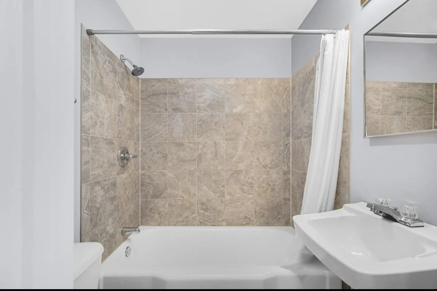 2 bed, 550 sqft, $1,550 — Photo 4