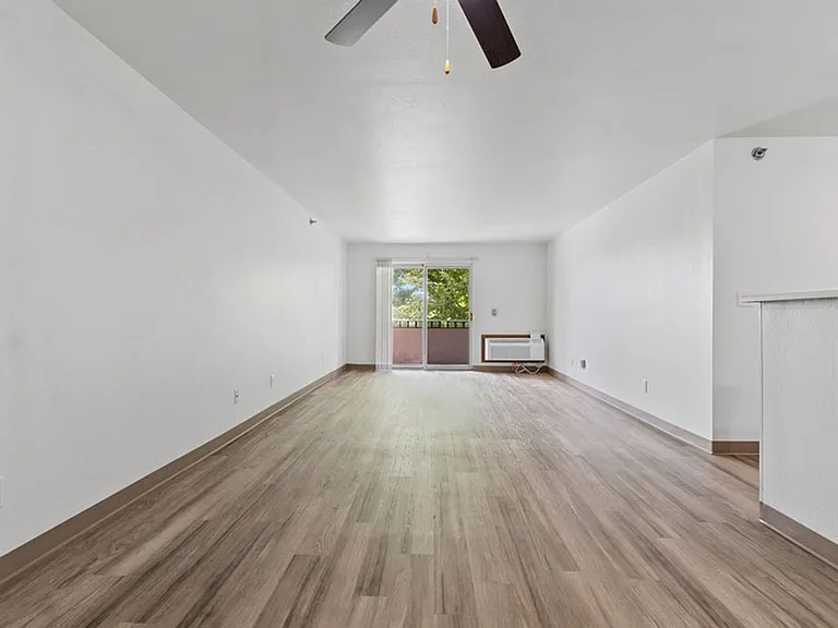 City View Apartments — Photo 27