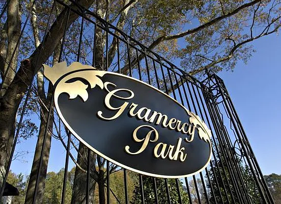 Rented by I & I New York | media 6