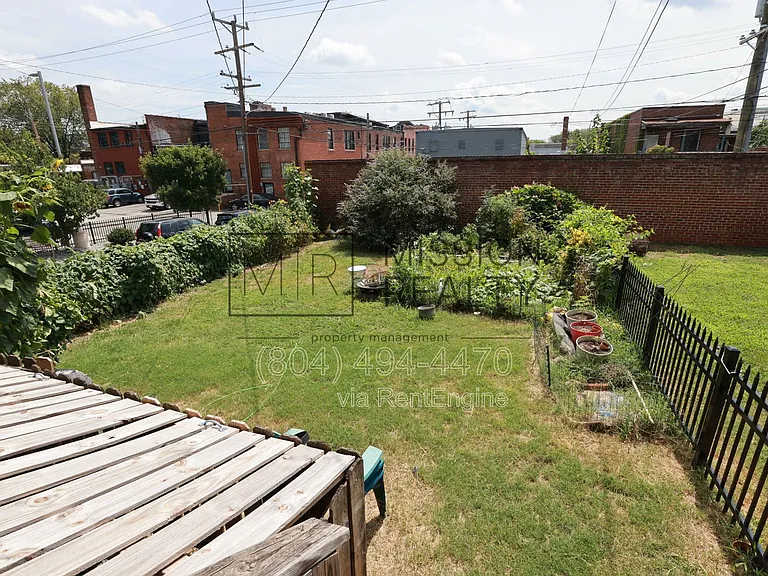 1400 Bainbridge St #C — Photo 11