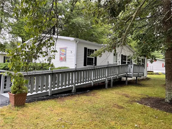 9 Giovanni Rose Ct, Coventry, RI 02816