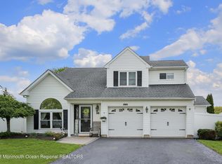 86 Cascades Ave, Howell, NJ 07731