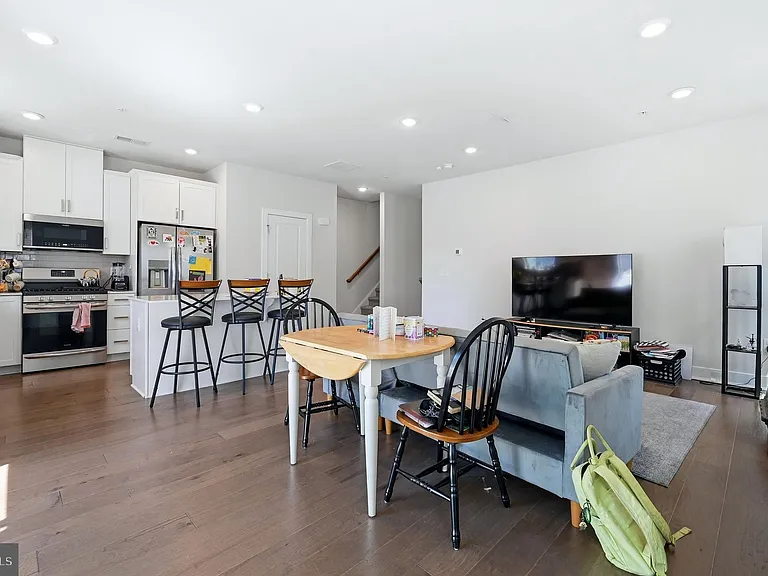 933 Anvil Ct — Photo 6