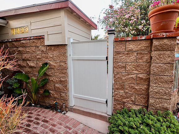 3rd image of 4796 Neblina Dr #B