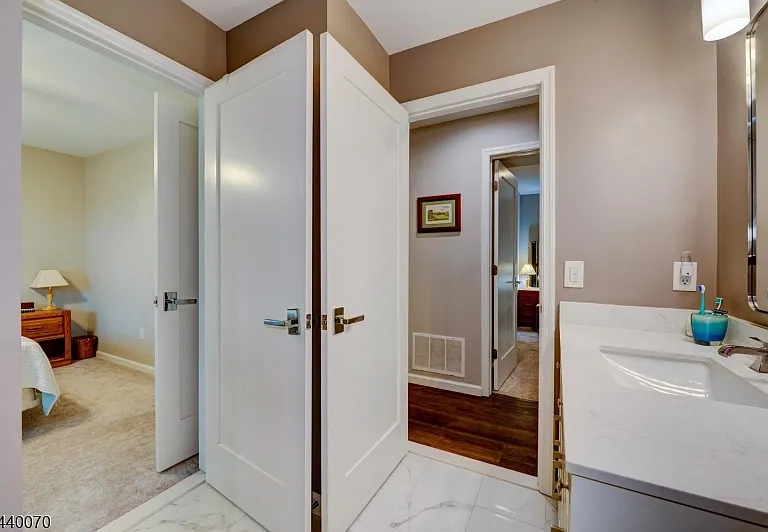 78 Wendover Ct — Photo 23