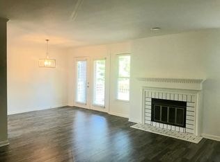 232 Hillsboro Pl, Nashville, TN 37215