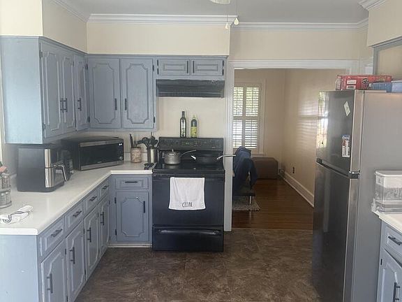 5th image of 212 Court St