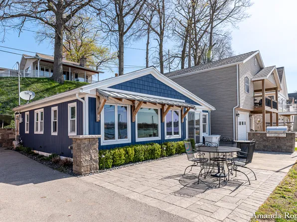 6520 Lakeshore Dr, Saranac, MI 48881