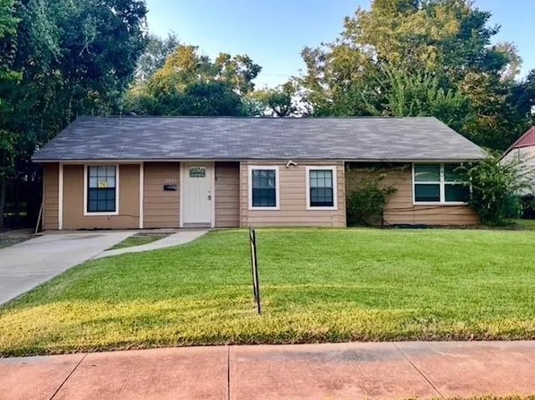 6043 Lyndhurst Dr, Houston, TX 77033