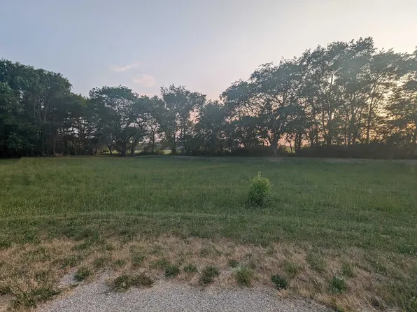 Jurors Ct, Dixon, IL 61021