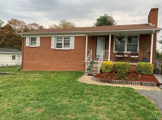 104 Deerwood Rd, Charlottesville, VA 22911