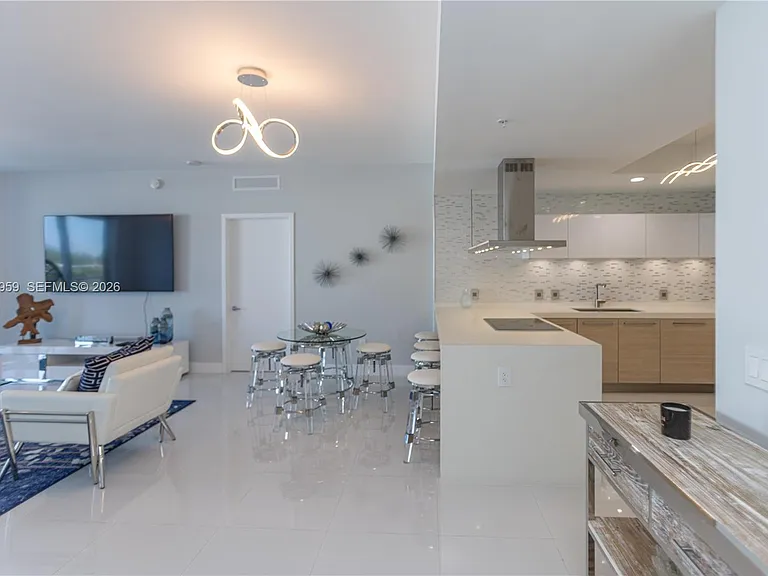 17111 Biscayne Blvd #505 — Photo 27