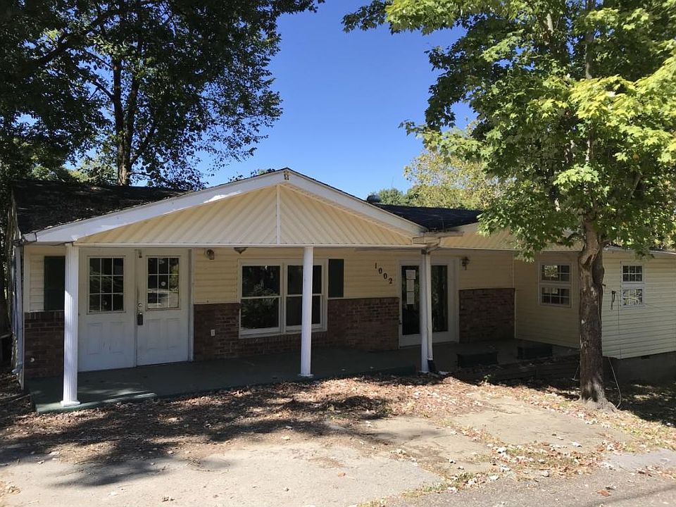 1st image of 1002 Oak Glen Dr