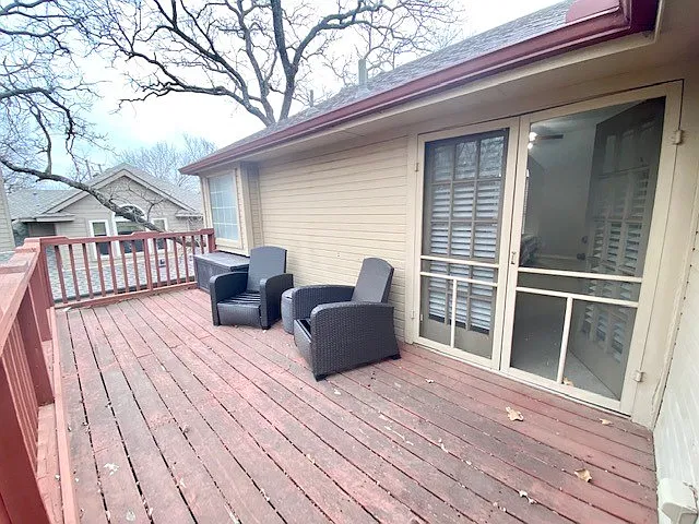 4 bed, 2.5 bath, 2660 sqft, $3,200 — Photo 3