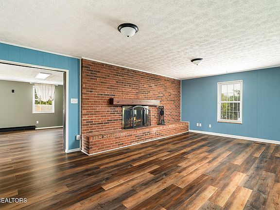 4th image of 604 Fernwood Rd
