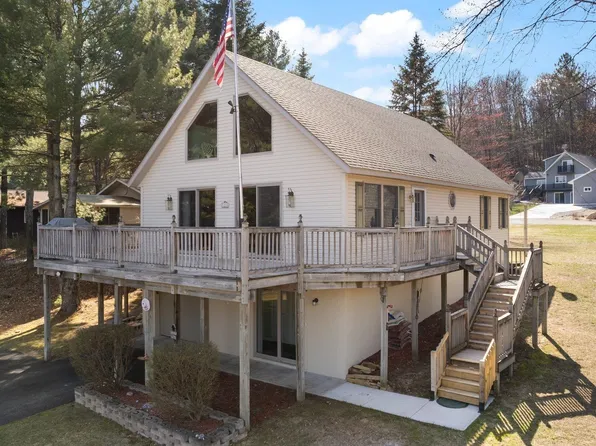 12174 SW Torch Lake Dr, Rapid City, MI 49676