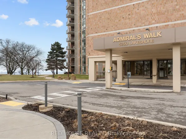 5250 Lakeshore Rd #809, Burlington, ON L7L 5L2