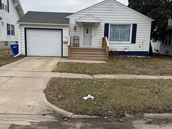 124 7th Ave SE, Oelwein, IA 50662
