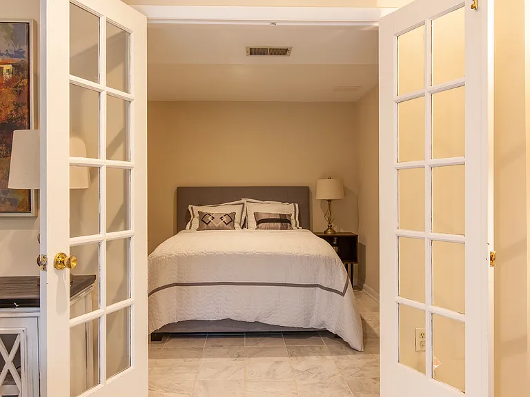 6034 Chesterbrook Rd #B — Photo 8
