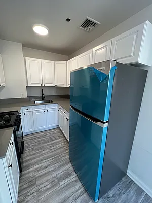 Rented by CTL REALTY LLC | media 7