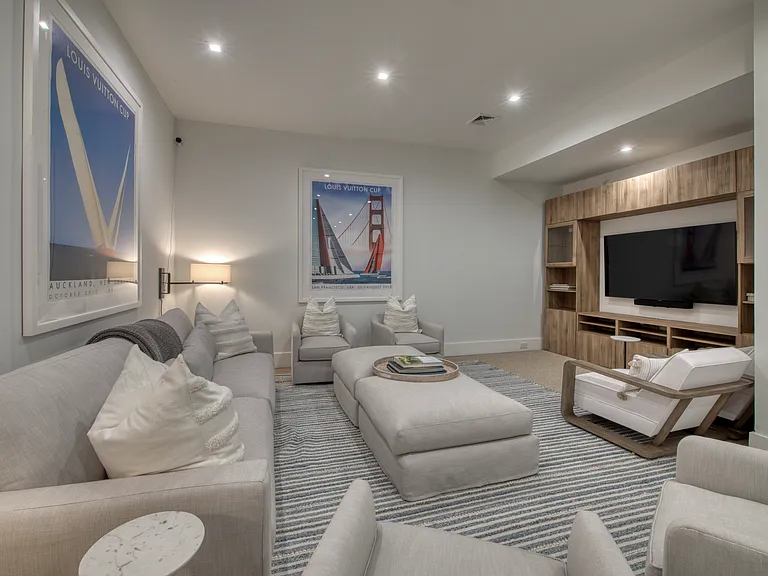 54 Chester Ave — Photo 14